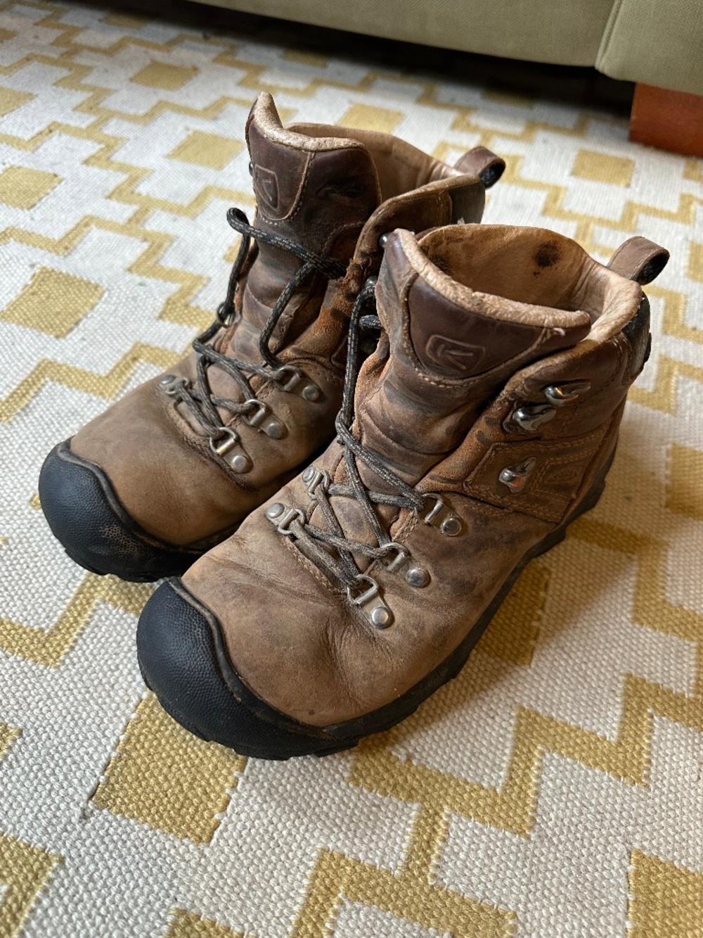 Keen Pyrenees hiking boots: leather outer, size 7 women's, waterproof